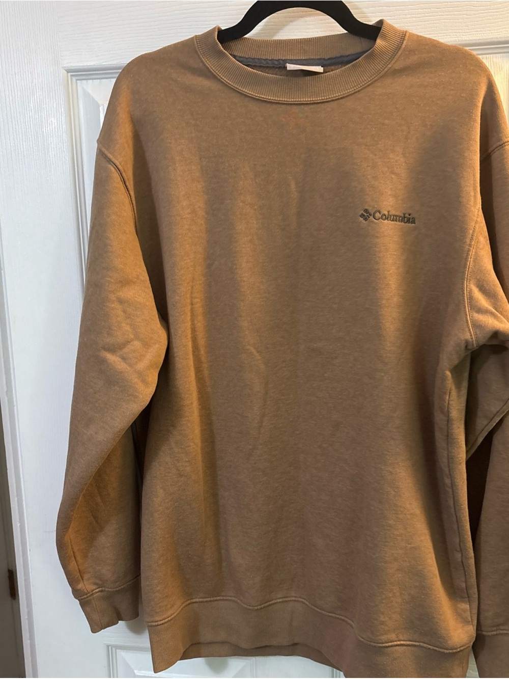 Columbia Men's Tan Crewneck Sweatshirt